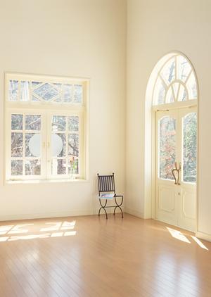 中古の輸入家具の売買を行っています