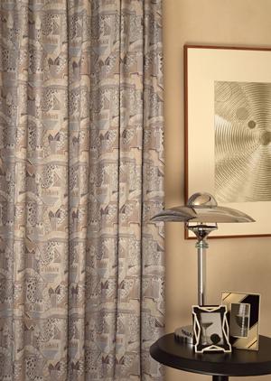 高級感あふれる1枚板テーブルの魅力